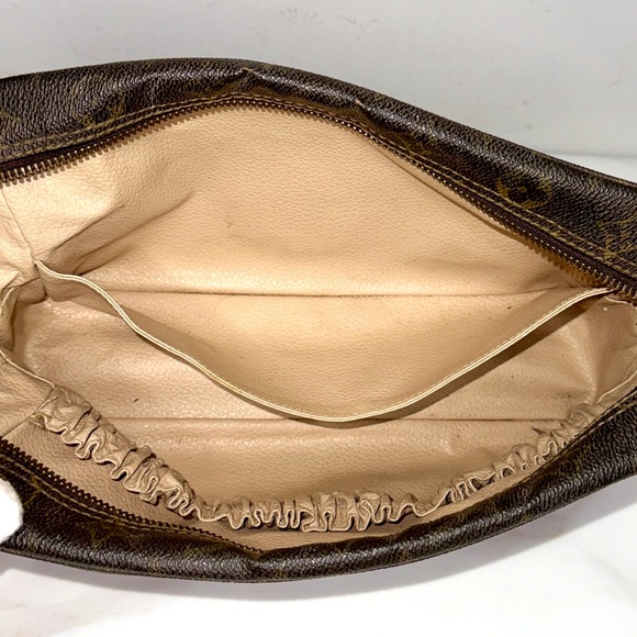 Auth LOUIS VUITTON large Toilette Pouch - Picture 9 of 11